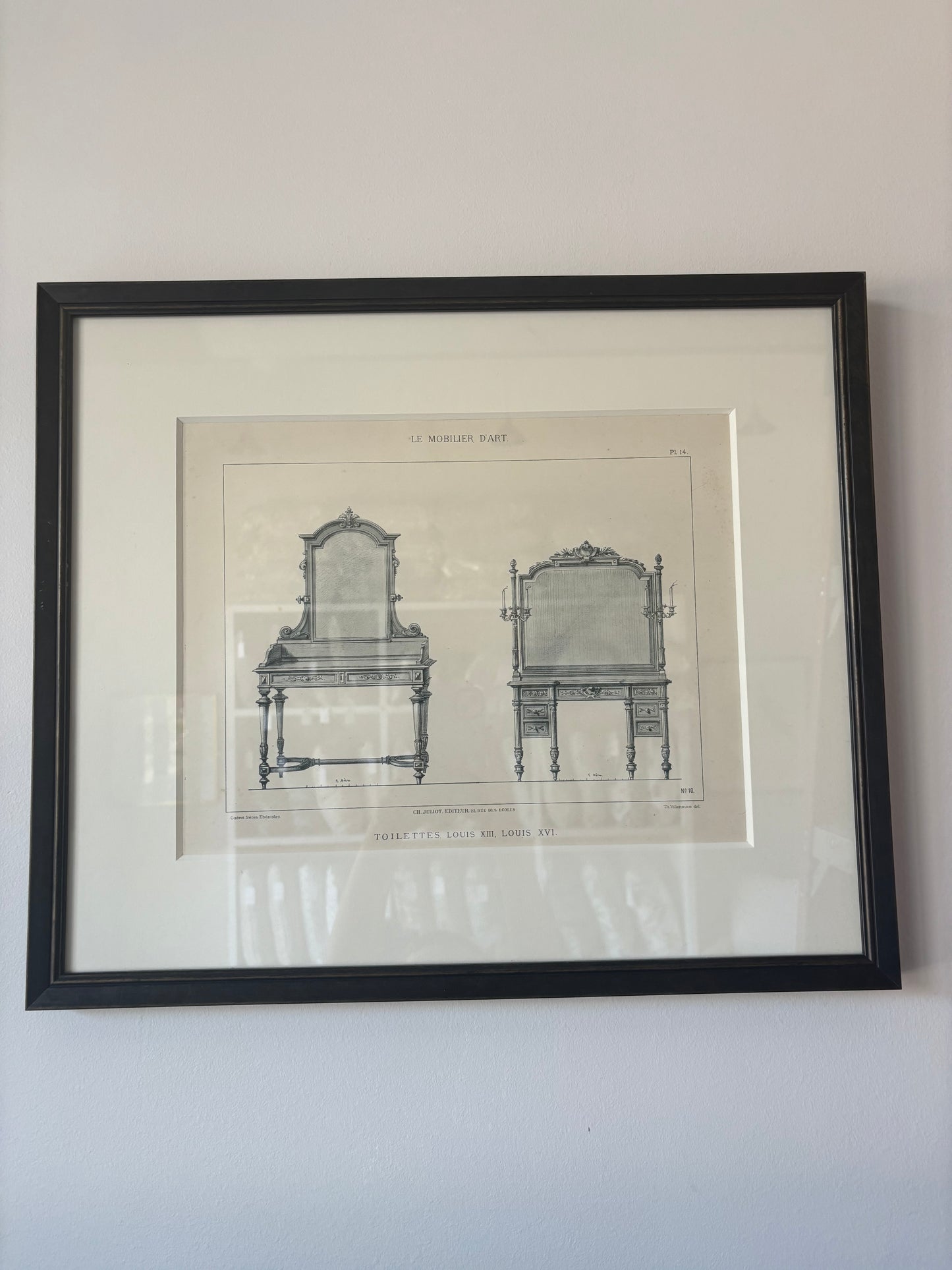 Small art Louis Vanities