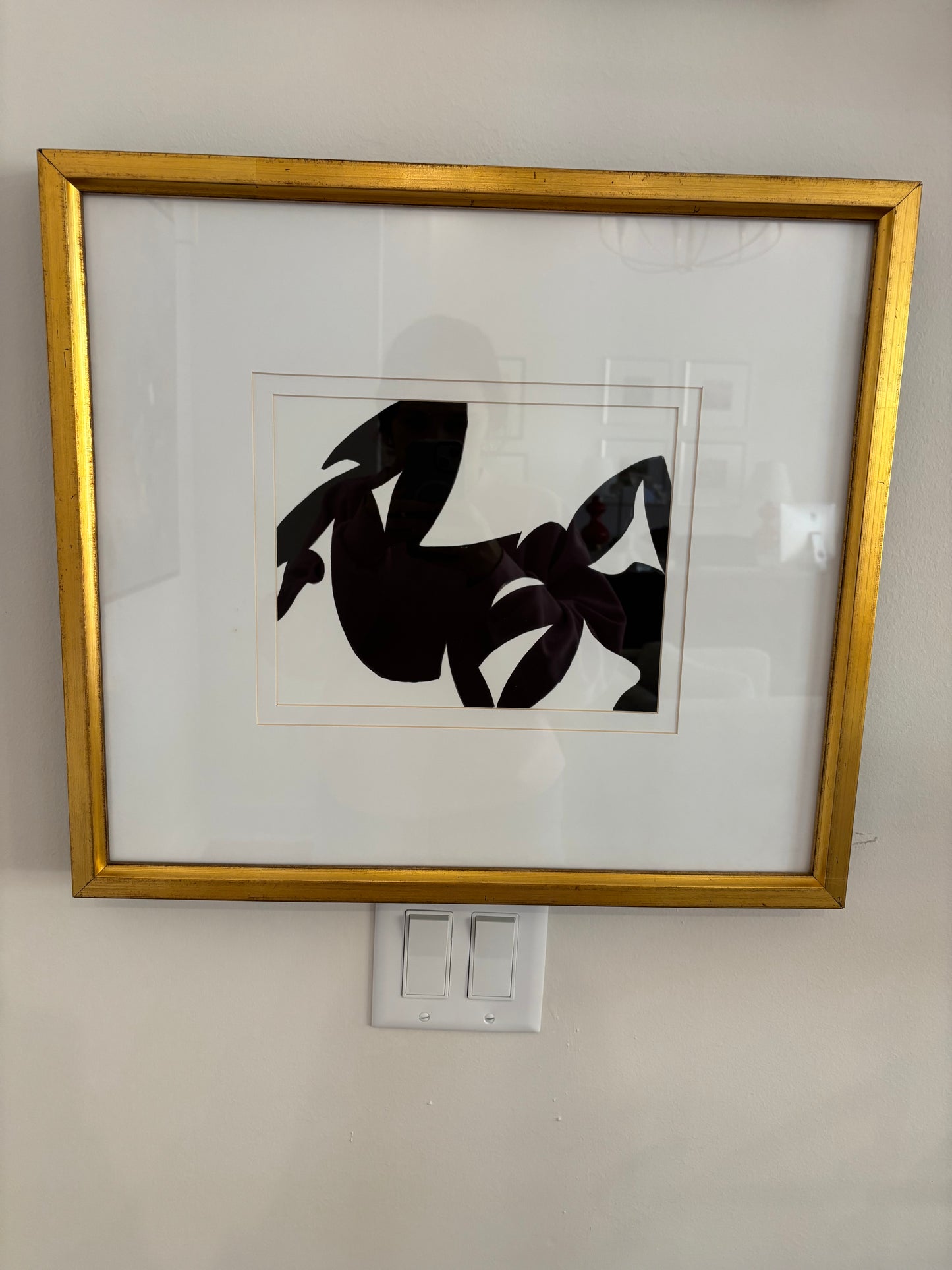 Medium Art Gold frame/black and white